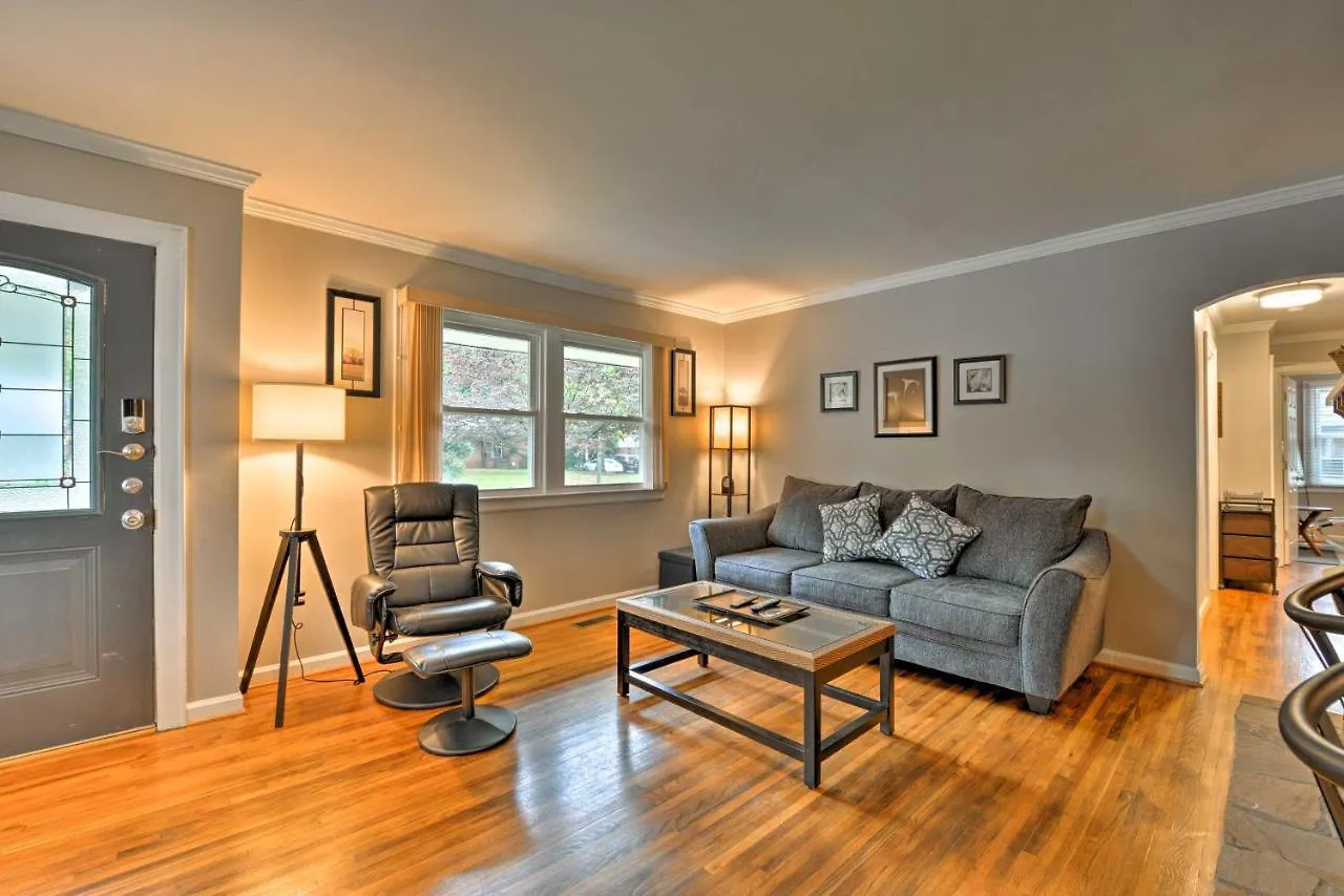 Feriehus Charlotte Area Home With Patio - 6 Miles To Downtown