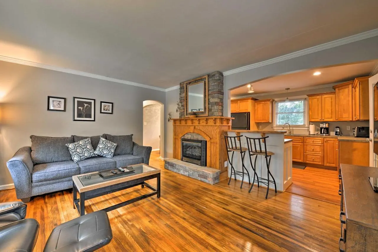 Feriehus Charlotte Area Home With Patio - 6 Miles To Downtown